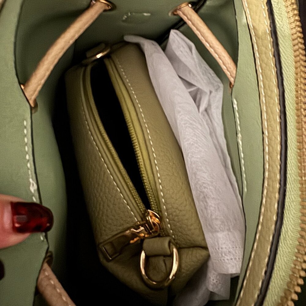 Womens Fashion White and Green Handbag Crossbody multiple handles and straps - Picture 4 of 5